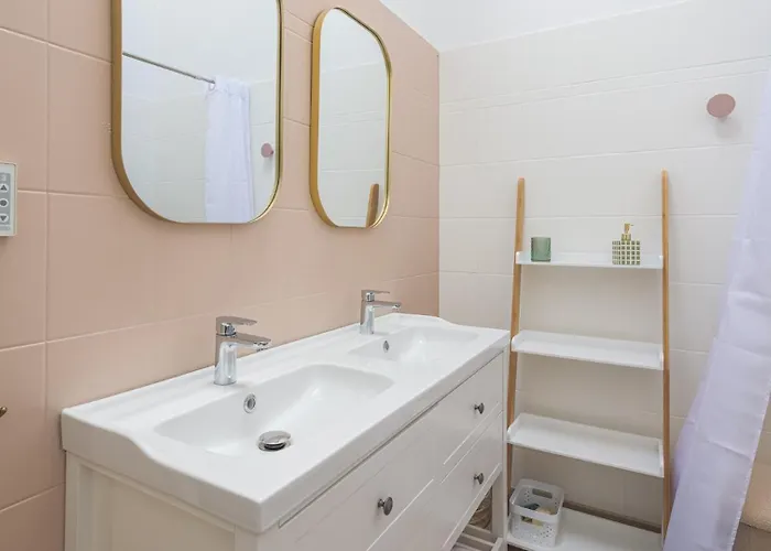 Villa Des Lilas - Champagne & *